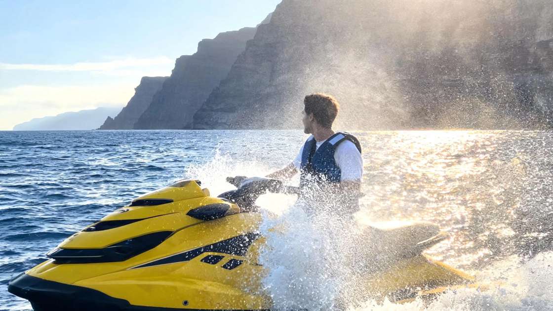 Jet ski en Los Gigantes: Guía Completa 2026 con Acantilados, Horarios y Precios